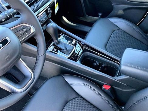 New 2026 Jeep Compass Latitude AWD/4WD image 8