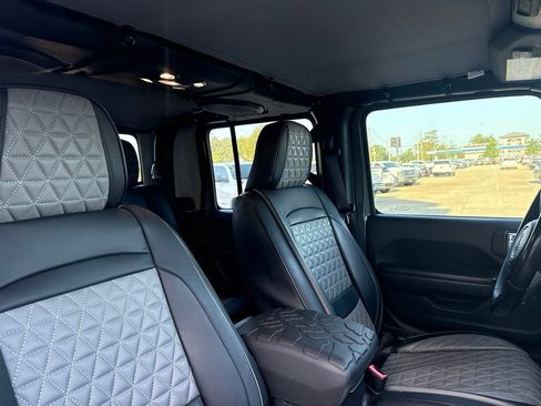 Used 2021 Jeep Gladiator Sport AWD/4WD image 20