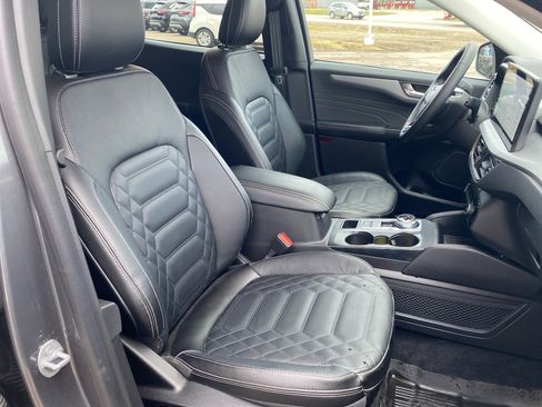 Used 2023 Ford Escape Platinum w/ Premium Technology Package image 21