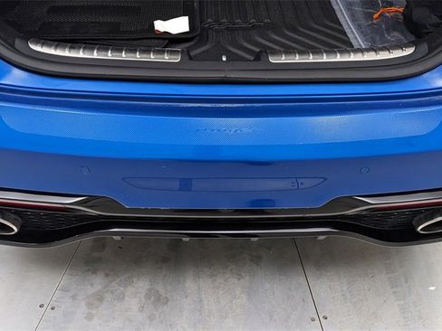 Used 2023 Kia Stinger GT2 image 7