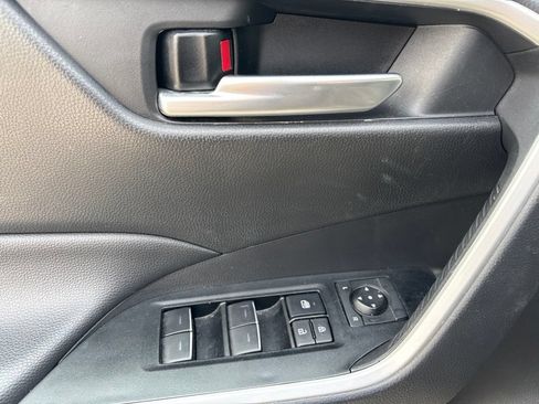 Used 2025 Toyota RAV4 XLE FWD image 11
