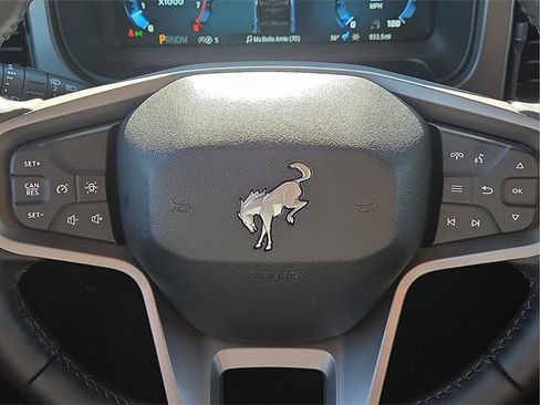 Used 2025 Ford Bronco Badlands image 20