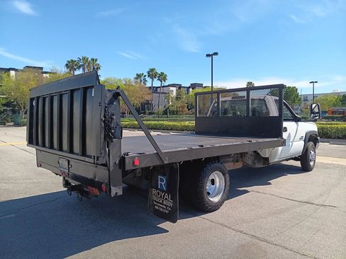 Used 2006 Chevrolet Silverado 3500 4x4 Regular Cab w/ Heavy-Duty Power Package image 8