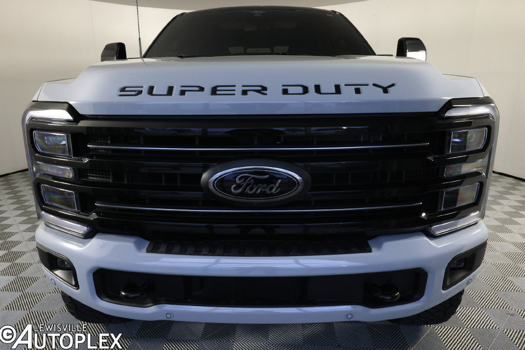 Used 2025 Ford F250 Platinum AWD/4WD image 2