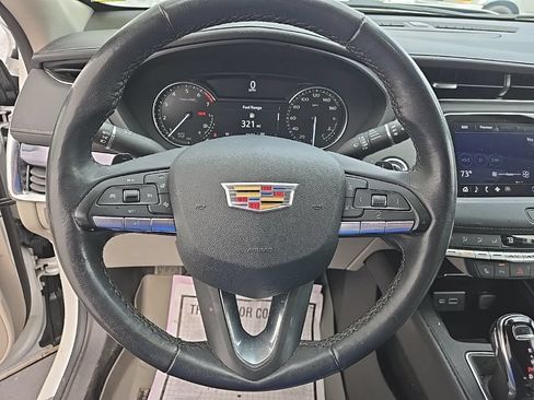 Certified 2023 Cadillac XT4 Luxury w/ Cold Weather Package AWD/4WD image 19