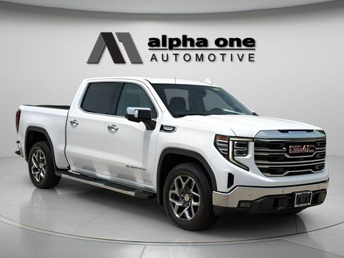Used 2022 GMC Sierra 1500 SLT RWD image 3