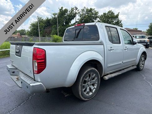 Used 2019 Nissan Frontier SL RWD image 5