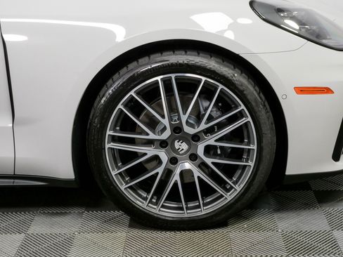 New 2026 Porsche Panamera RWD image 40