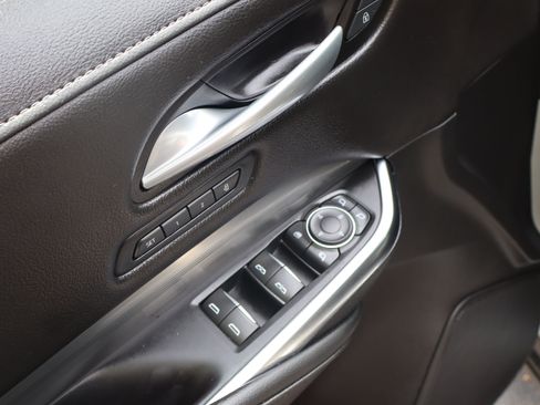 Used 2025 Cadillac XT4 Premium Luxury FWD image 20