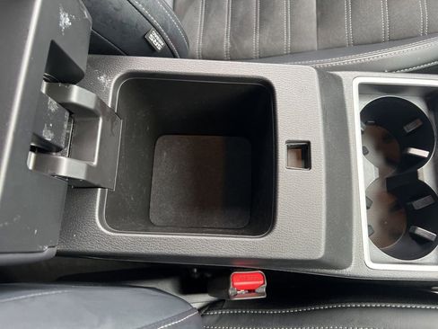 Used 2024 Mitsubishi Outlander SE image 25