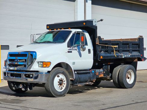Used 2015 Ford F750 2WD Regular Cab Super Duty image 4