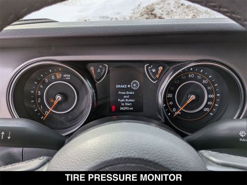 Used 2021 Jeep Gladiator Willys image 22