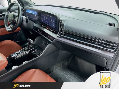 Used 2025 Kia Sportage SX image 31