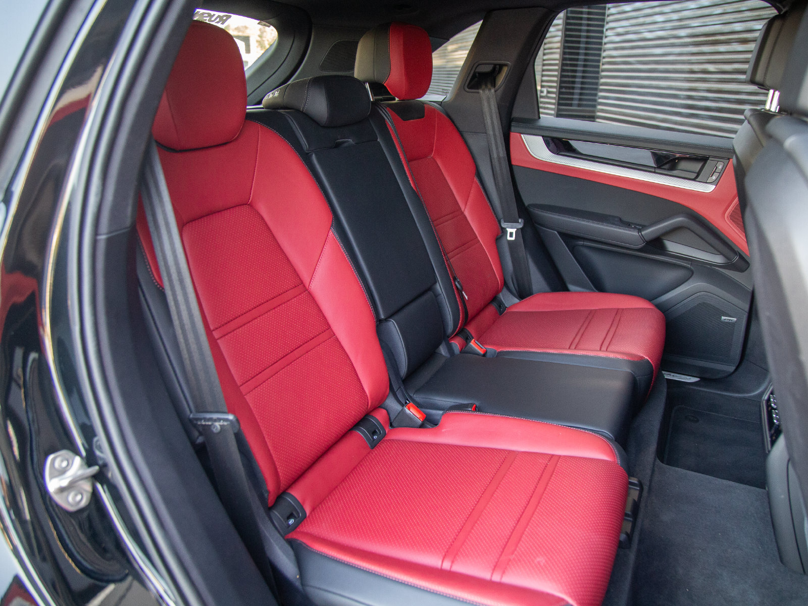 Certified 2026 Porsche Cayenne AWD/4WD image 24