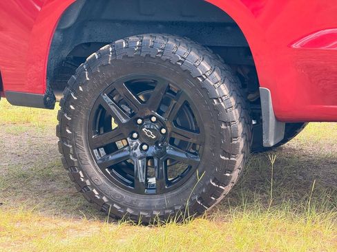 Used 2023 Chevrolet Silverado 1500 RST w/ Z71 Off-Road Package AWD/4WD image 9