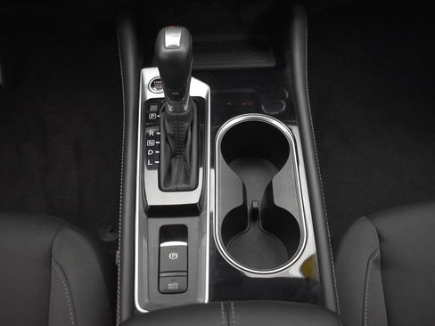 Used 2024 Nissan Altima 2.5 SV w/ SV Premium Package AWD/4WD image 32