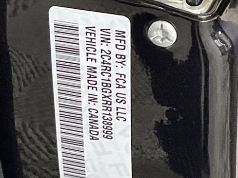 Used 2024 Chrysler Pacifica Touring-L image 30