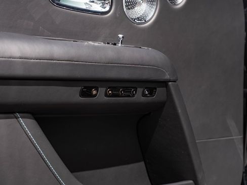 Used 2022 Rolls-Royce Ghost Black Badge image 11