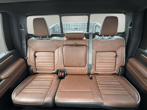 Used 2025 GMC Sierra 2500 Denali Ultimate image 13