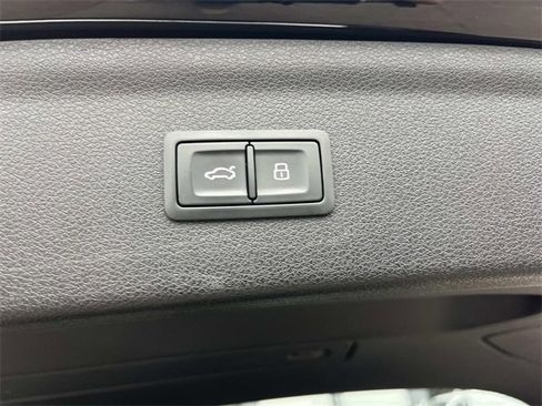 Used 2018 Audi Q3 2.0T Premium Plus w/ Premium Plus Package image 13