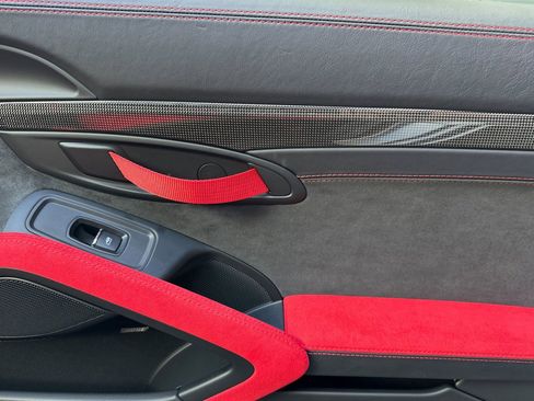 Used 2018 Porsche 911 GT2 RS image 18