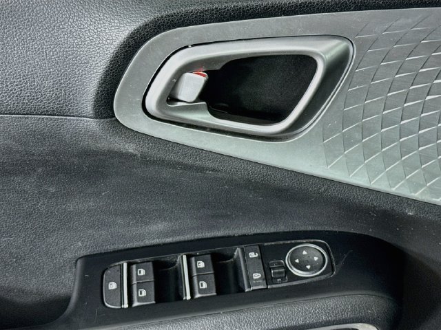 Used 2020 Kia Soul LX FWD image 20