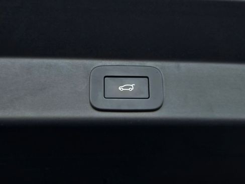 Used 2025 Land Rover Range Rover Sport SE AWD/4WD image 28
