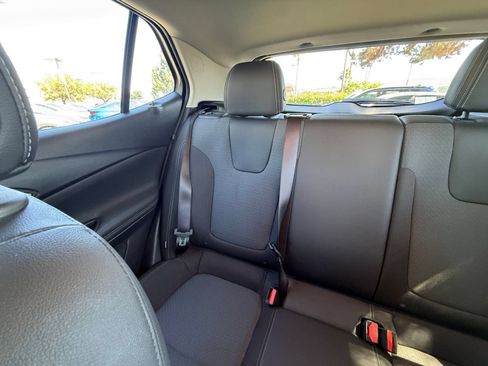 Used 2025 Buick Encore GX Preferred AWD/4WD image 31