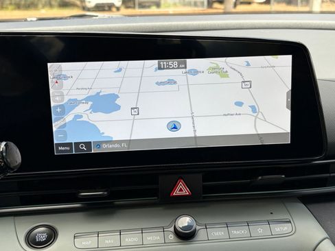 Used 2025 Hyundai Elantra Limited image 20