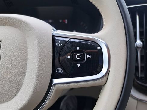Used 2023 Volvo XC60 B5 Ultimate w/ Climate Package AWD/4WD image 18