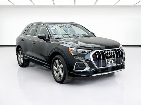 Used 2020 Audi Q3 2.0T Premium w/ Convenience Package AWD/4WD image 3