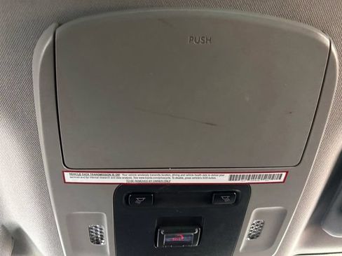 Used 2021 Toyota Camry SE FWD image 8