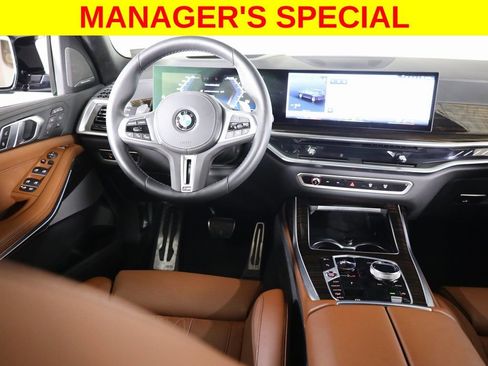 Used 2026 BMW X7 M60i image 43