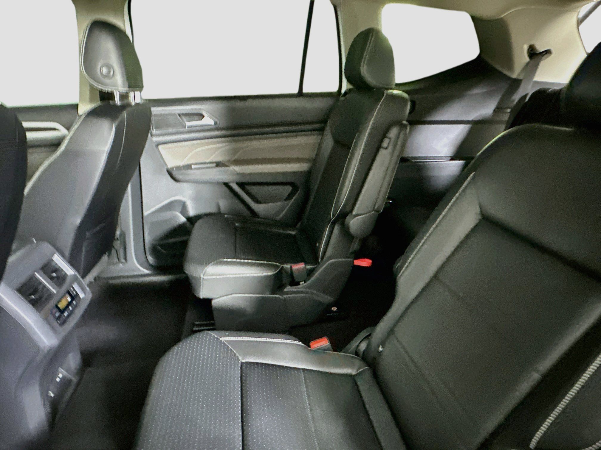 Used 2023 Volkswagen Atlas SE w/ Panoramic Sunroof Package AWD/4WD image 28