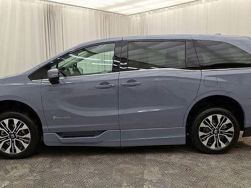 Used 2026 Honda Odyssey Elite image 8