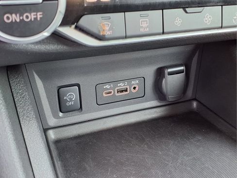 Used 2025 Nissan Sentra SV w/ All-Weather Package FWD image 13