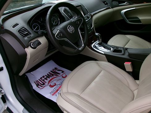 Used 2017 Buick Regal Sport Touring image 12