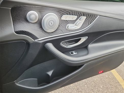 Used 2018 Mercedes-Benz E 400 E 400 image 11