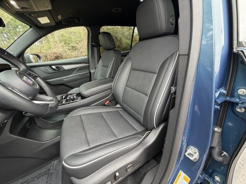 Used 2025 Buick Enclave Preferred image 16