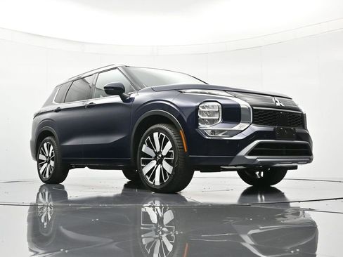 Used 2025 Mitsubishi Outlander SEL image 41