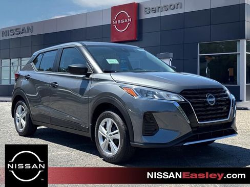 New 2025 Nissan Kicks Play S FWD image 1