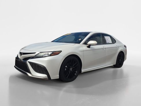 Used 2022 Toyota Camry XSE AWD/4WD image 7