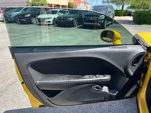 Used 2018 Dodge Challenger SXT image 9