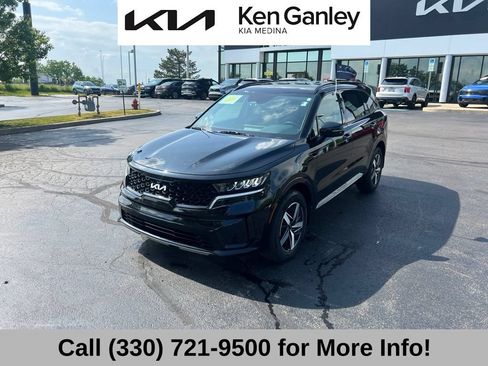 Certified 2023 Kia Sorento S FWD image 3