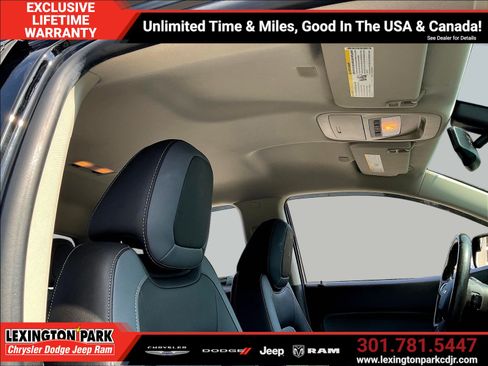 Used 2021 Chevrolet Colorado Z71 w/ Z71 Midnight Edition AWD/4WD image 26