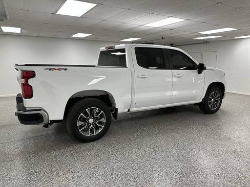Used 2024 Chevrolet Silverado 1500 LT AWD/4WD image 8