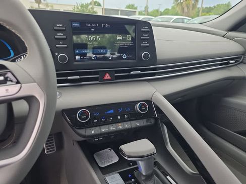New 2026 Hyundai Elantra SEL Sport FWD image 29