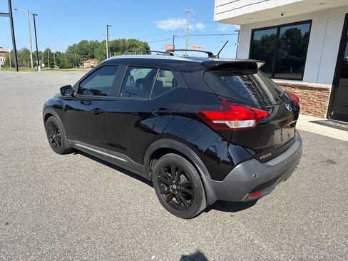 Used 2020 Nissan Kicks SR w/ SR Premium Package FWD image 6