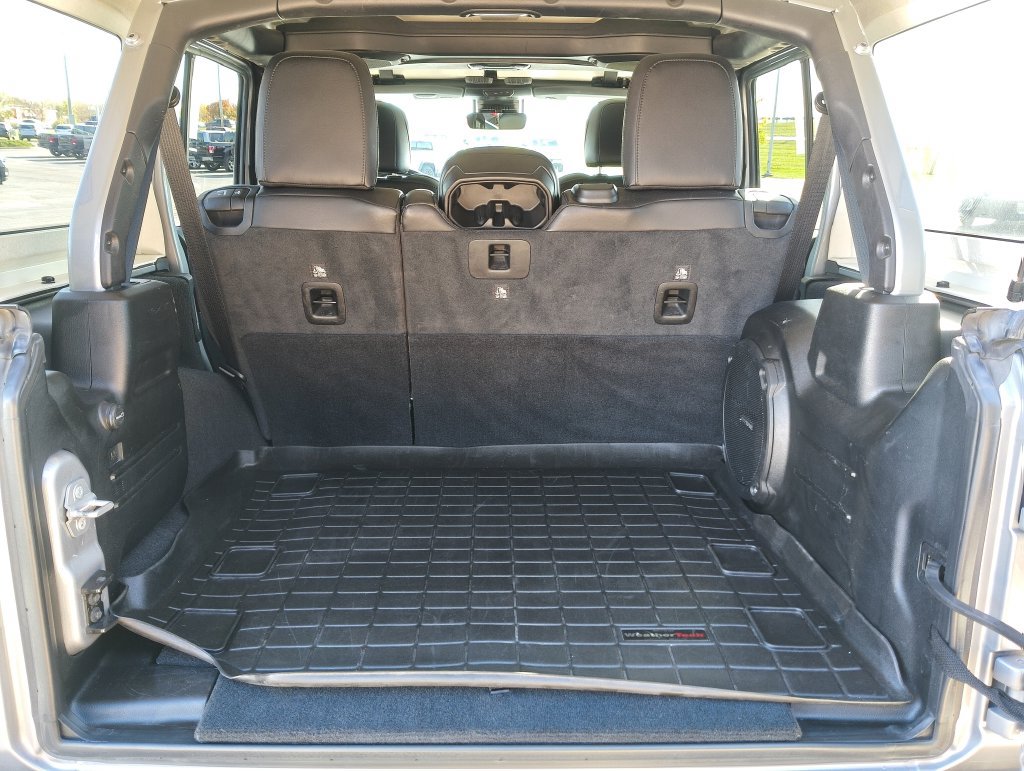 Used 2020 Jeep Wrangler Unlimited Sahara AWD/4WD image 9