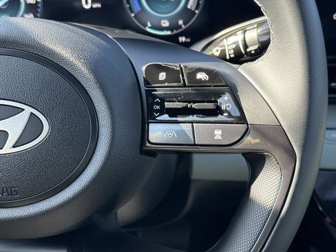 New 2026 Hyundai Elantra Limited FWD image 6